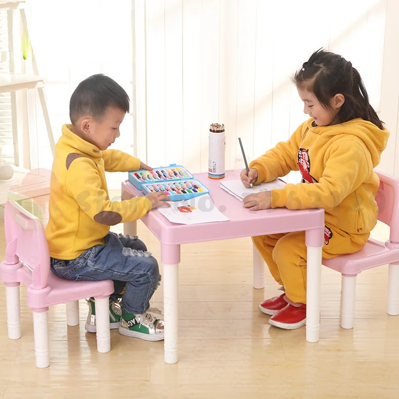 Kids Outdoor Table And Chair Set - مجموعة طاولة وكرسي بلاستيكية للأطفال، مكتب