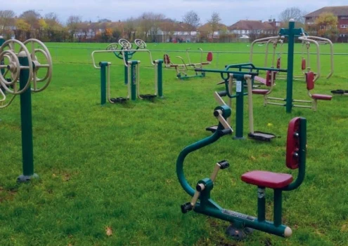 معدات لياقة بدنية للحدائق العا - مراجعة Kids Outdoor Gym Equipment وسعره