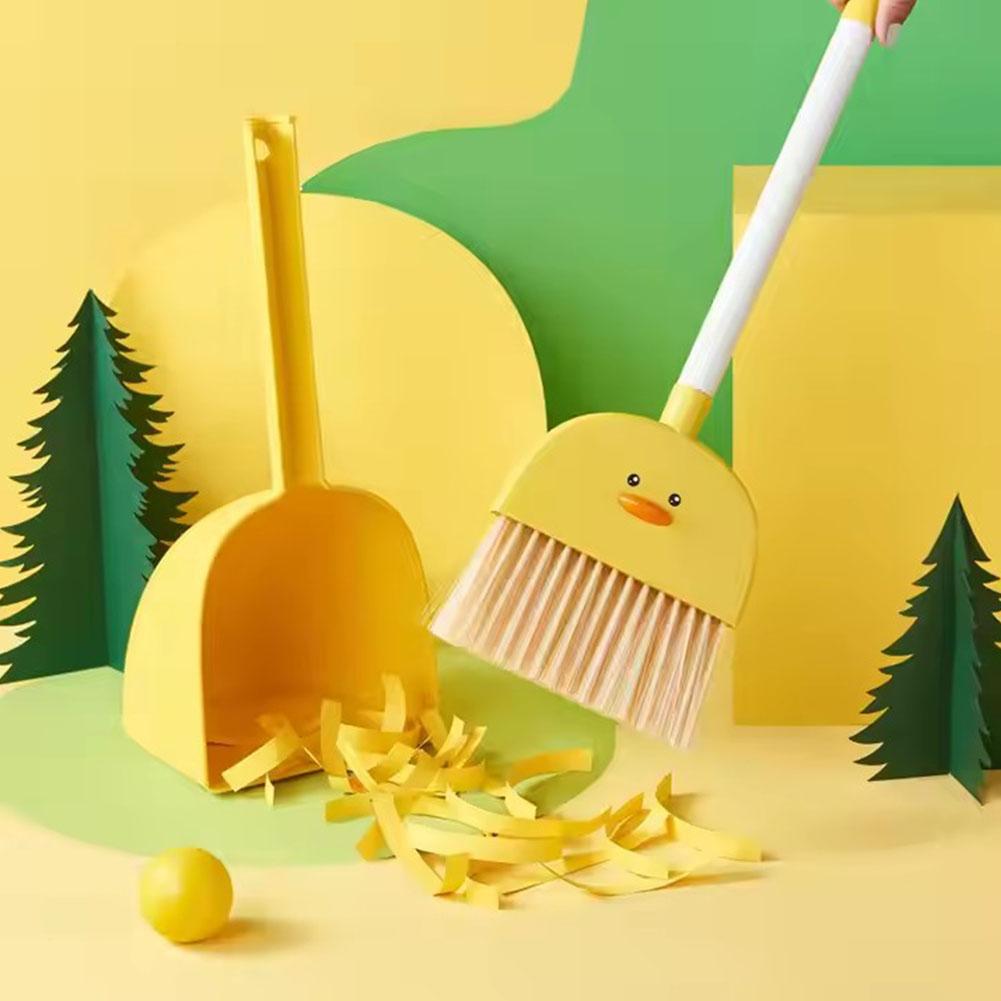 مجموعة مكنسة وجاروف صغيرة للأط - مراجعة Kids Outdoor Broom وسعره