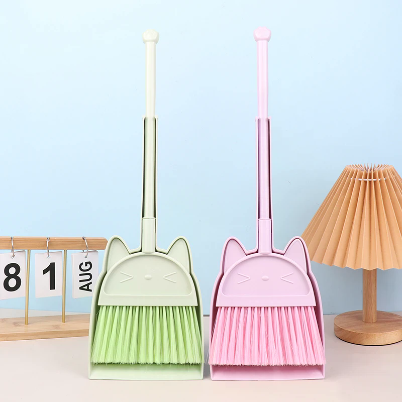 مجموعة أدوات تنظيف للأطفال مكو - مراجعة Kids Outdoor Broom وسعره