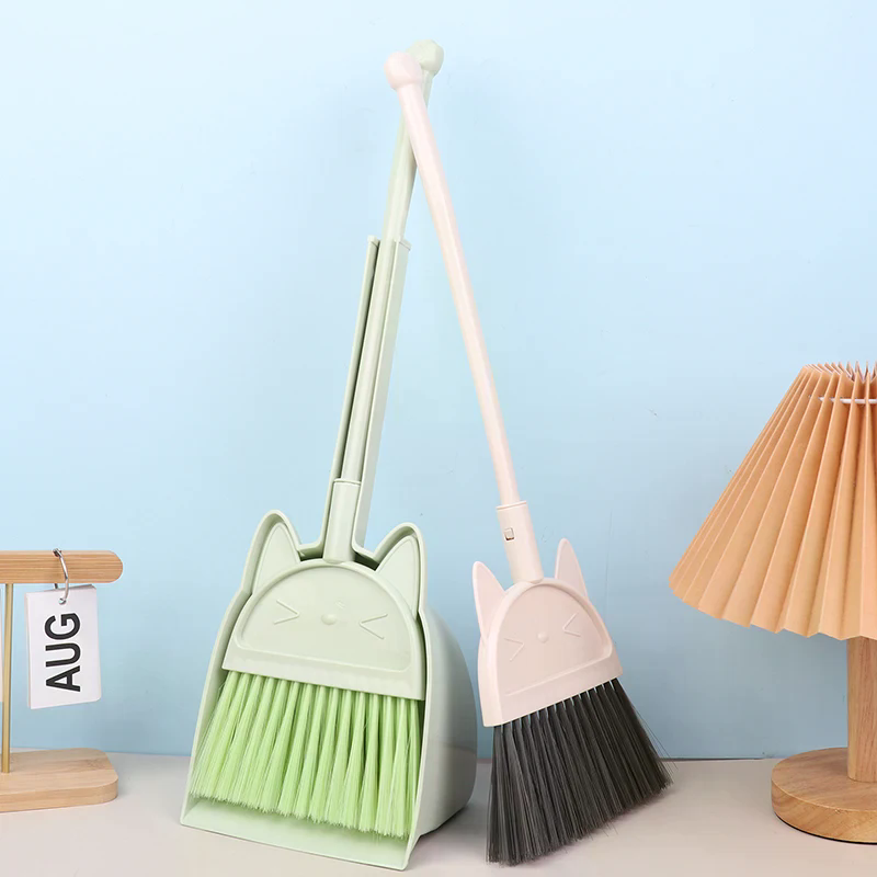 مجموعة أدوات تنظيف للأطفال مكو - مراجعة Kids Outdoor Broom وسعره