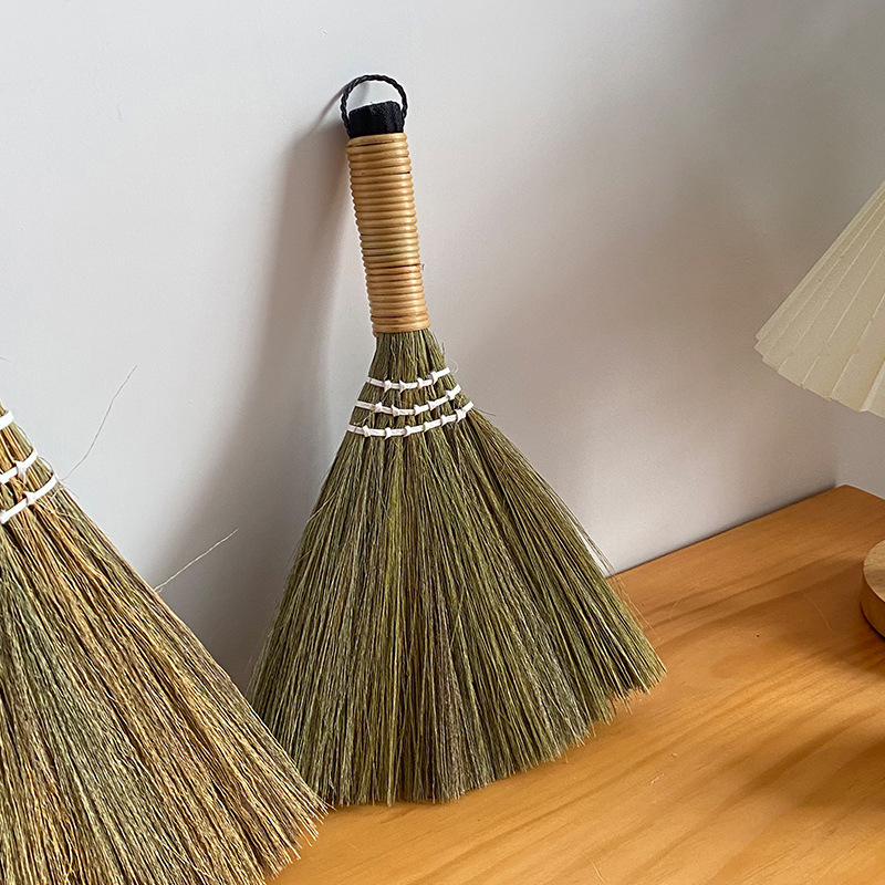 مكنسة تنظيف جديدة للمطبخ المنز - مراجعة Kids Outdoor Broom وسعره